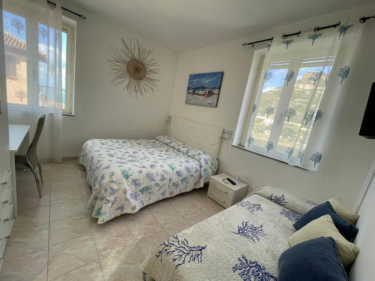 بوسا مارينا B&B Del Porto المظهر الخارجي الصورة